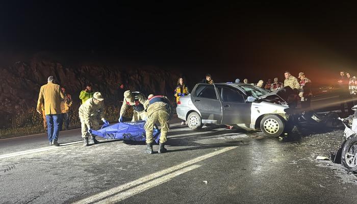 Gaziantep'te korkunç kaza!  Hurdaya çıkan araçlar: 2 ölü, 5 yaralı