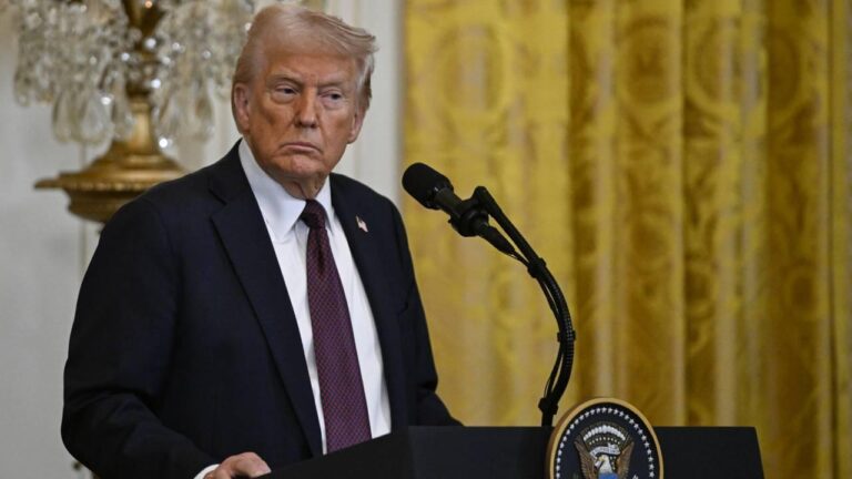 Trump’tan İran’a yeni yaptırım tehdidi