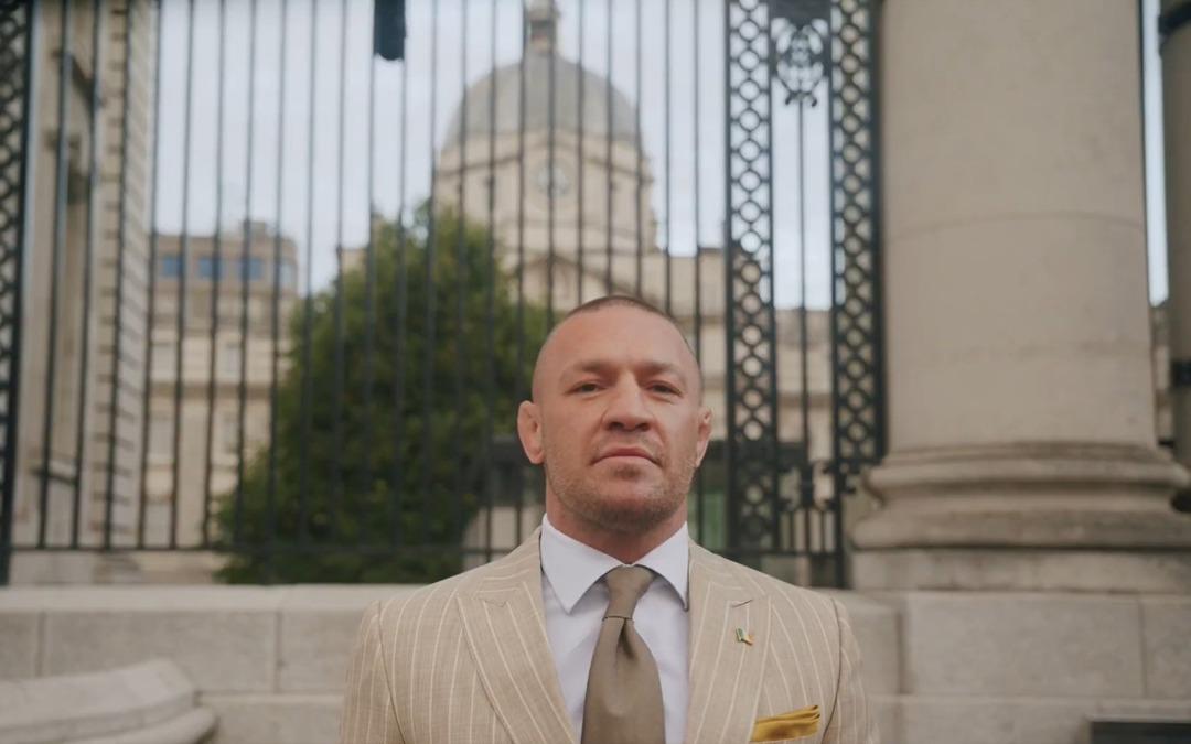 Conor McGregor'un dövüş dünyasının savaş efsanesi başkanlık için soyuldu! Video paylaşımı ve destek istedi 3