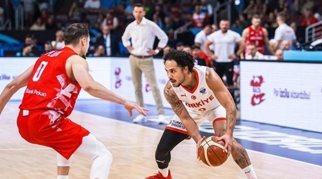 Eurobasket 2025 yarı finalde 12 dev adam! Hikayeyi çeyrek finallerde Polonya'yı geçerek yazıyoruz ... 4