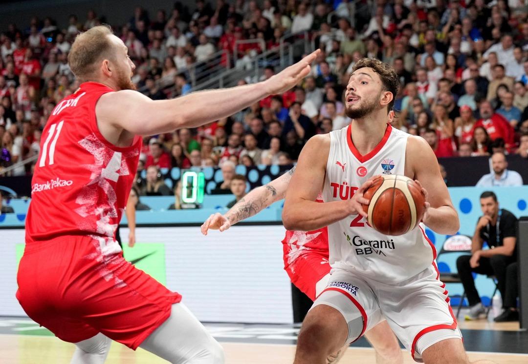 Eurobasket 2025 yarı finalde 12 dev adam! Çeyrek finallerde Polonya'yı geçen hikayeyi yazıyoruz ... 3